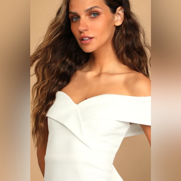 NWOT Lulus Cordially Invited White Off-the-Shoulder Bow Back Midi Dress - Picture 3 of 9